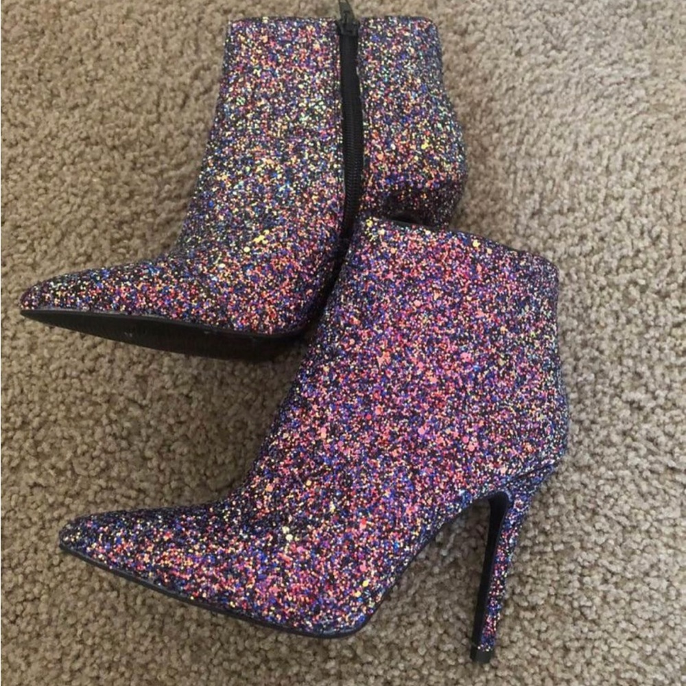 Shiny Boots Size 5 NWOT